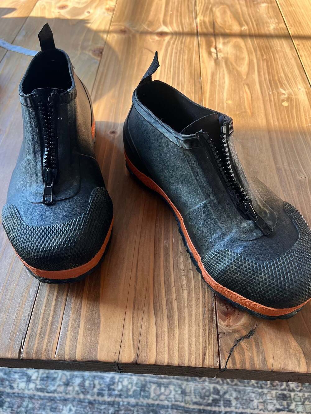 Bogs Unisex Overshoe Front Zip Waterproof Rubber Work Shoes Black Orange EU 38 1